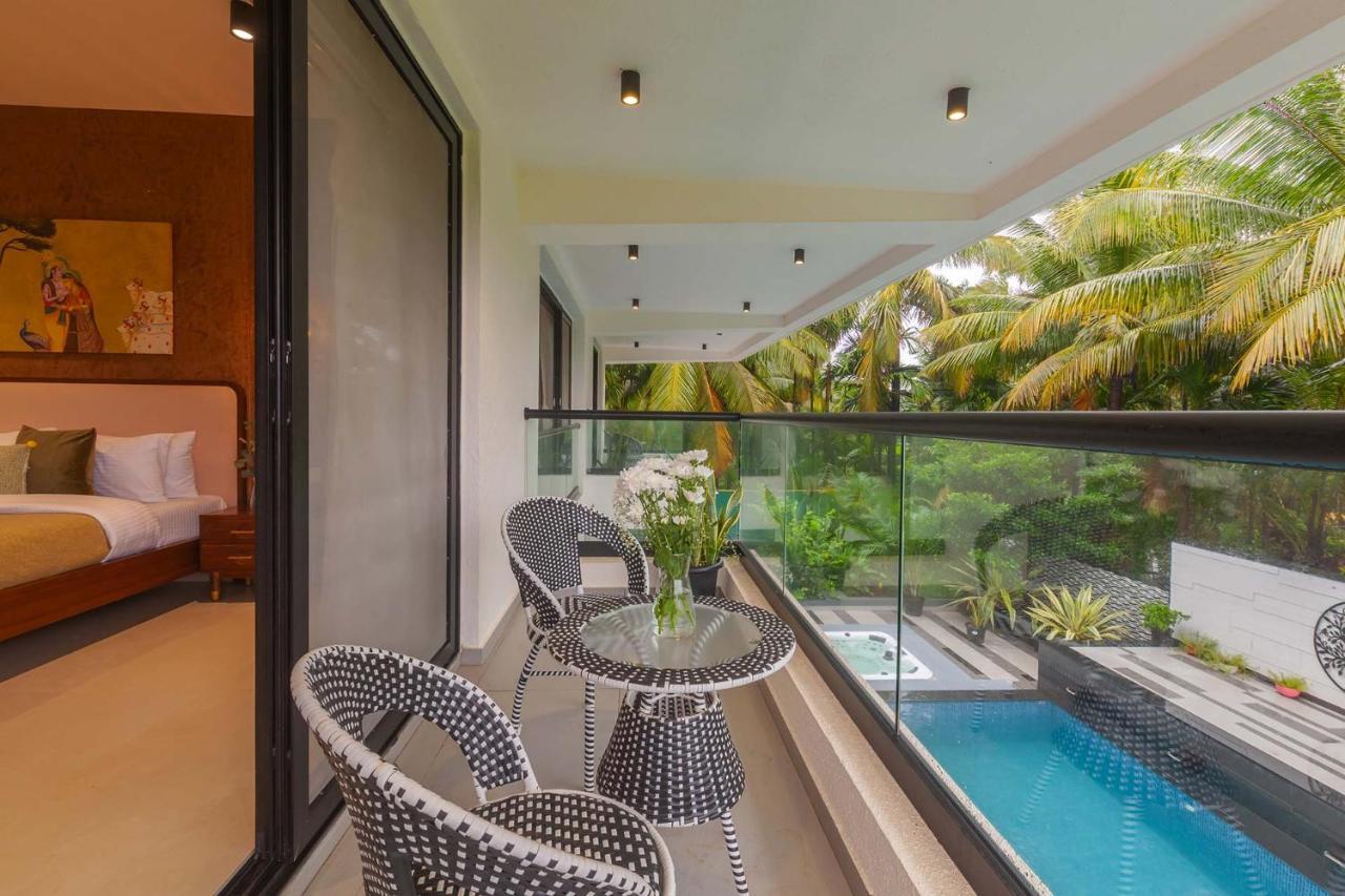 Villa Sereno By Stayvista - An Elegant And Entertaining Retreat Featuring A Swimming Pool, Outdoor Jacuzzi, Modern Interiors, And A Snooker Table Алибаг Экстерьер фото