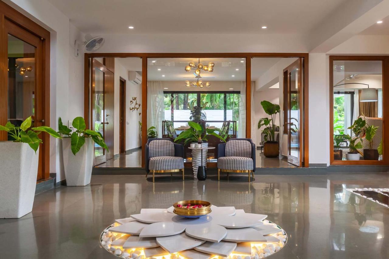 Villa Sereno By Stayvista - An Elegant And Entertaining Retreat Featuring A Swimming Pool, Outdoor Jacuzzi, Modern Interiors, And A Snooker Table Алибаг Экстерьер фото