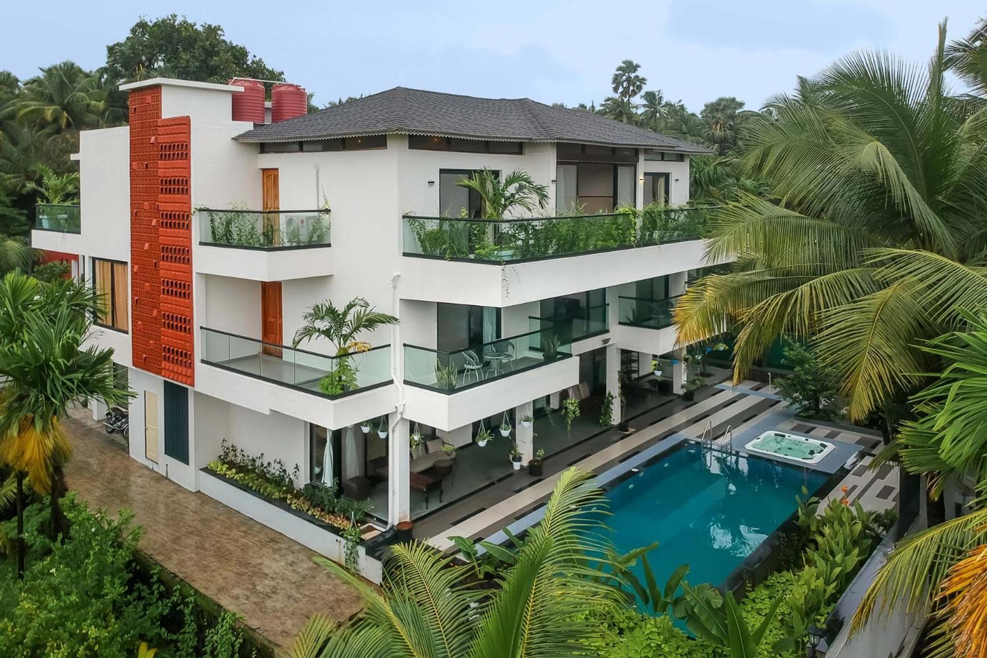 Villa Sereno By Stayvista - An Elegant And Entertaining Retreat Featuring A Swimming Pool, Outdoor Jacuzzi, Modern Interiors, And A Snooker Table Алибаг Экстерьер фото